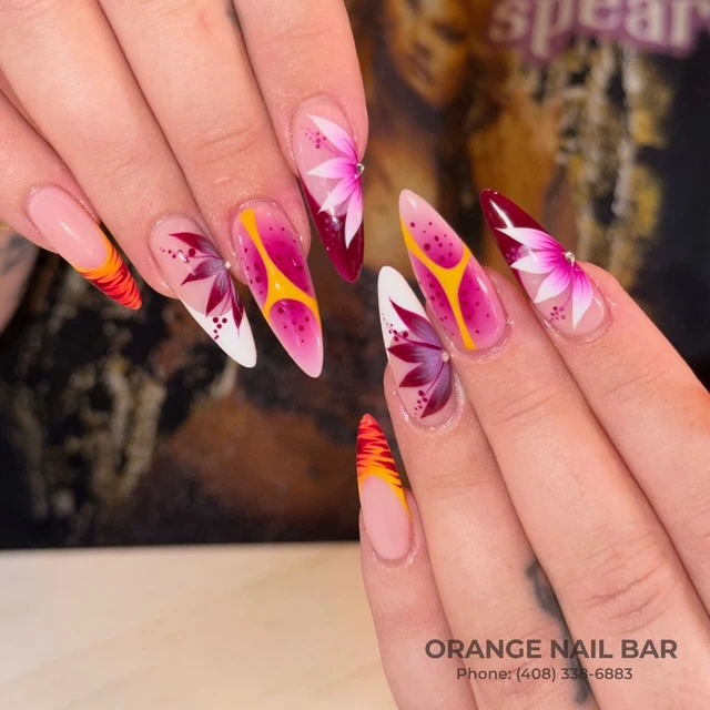ORANGE NAIL BAR